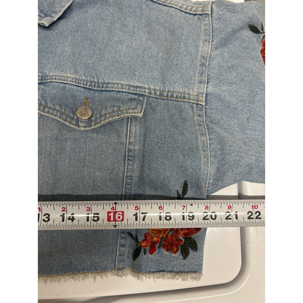 BDG urban outfitters cropped denim jacket floral embroidery jean jacket raw hem - Picture 12 of 12